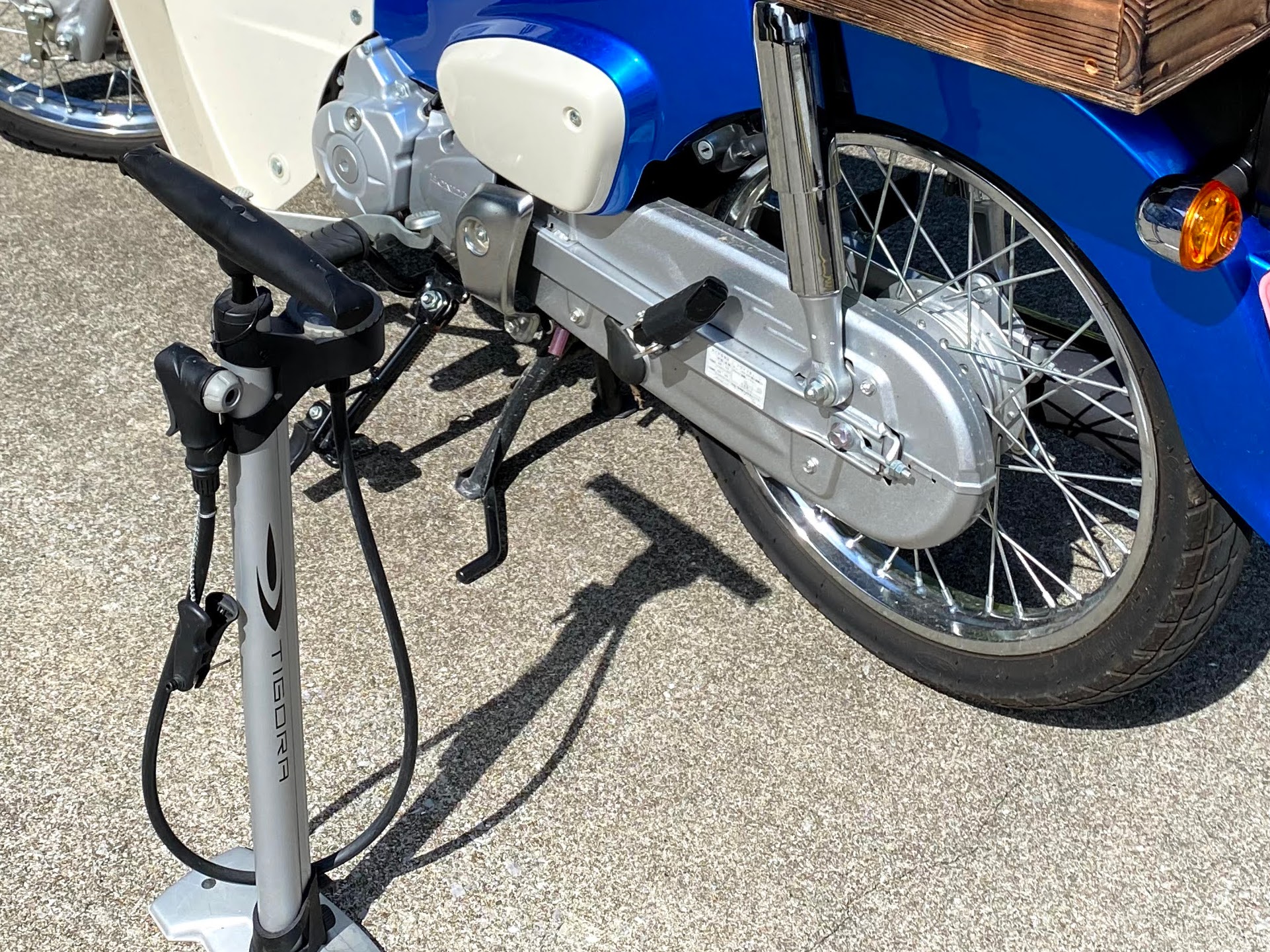 スーパーカブで自転車用の空気入れが使用出来るのか検証してみた カブの為のブログ